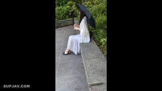 天气太冷只好叫车~性欲一来只好挑逗司机车内啪啪~手脚穴三处并用!!